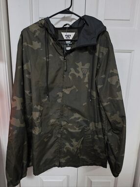 VISSLA Men's Olive Camo Hooded Windbreaker Jacket Size Large
